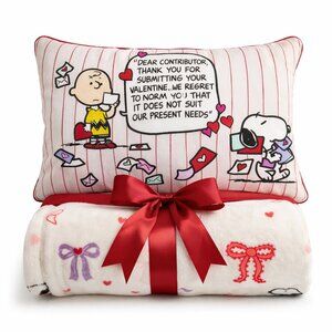 Peanuts Snoopy Valentine Cozy Gift Set | Plush Throw Blanket & Decorative Pillow
